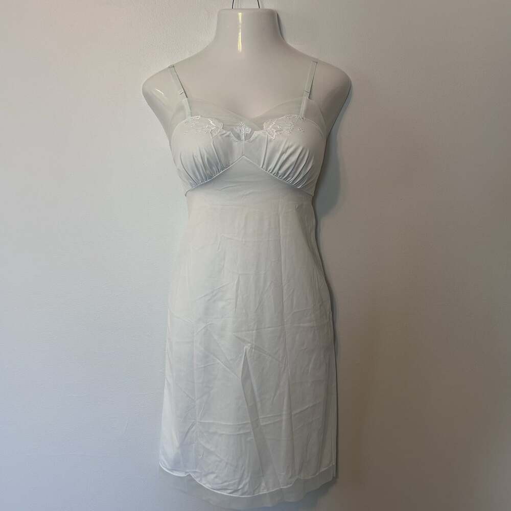 1950s Van Raalte Slip Dress Small 32 Baby Blue Full Nylon Housewife MCM